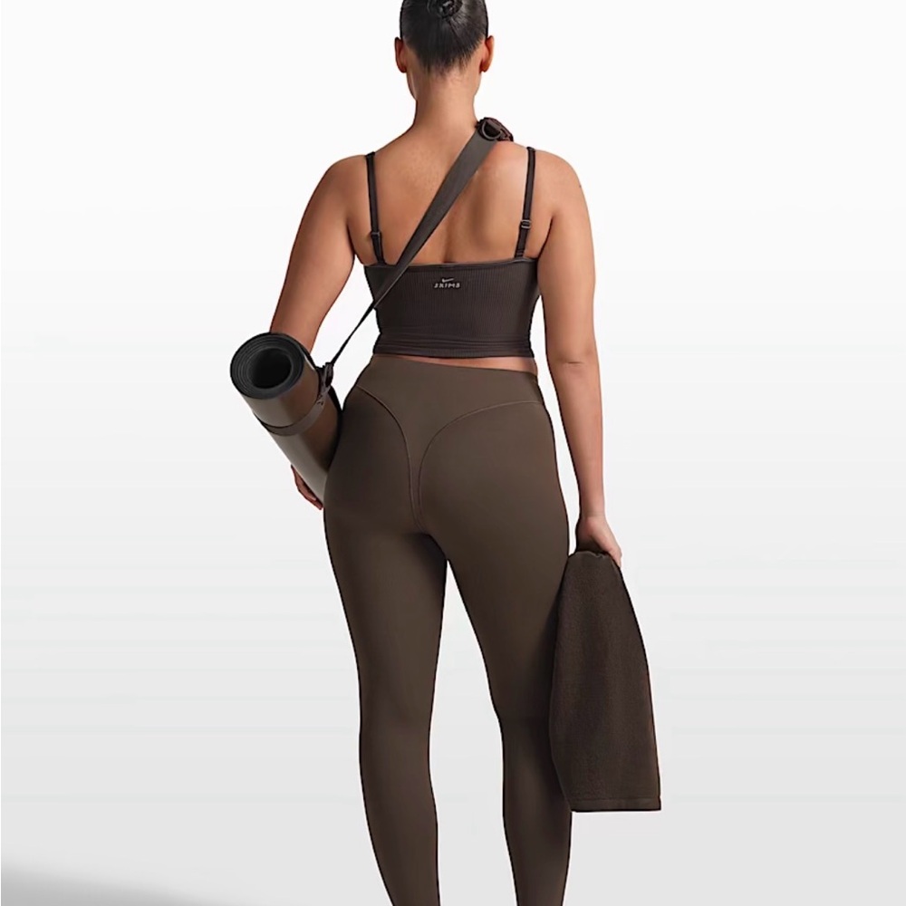 Nike SKIMS Ribbed Seamless Cami Tank - Phoenix Truffle - Medium - Picture 6 of 8